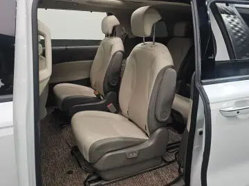 2024 Kia Carnival с пробегом 36 712 км