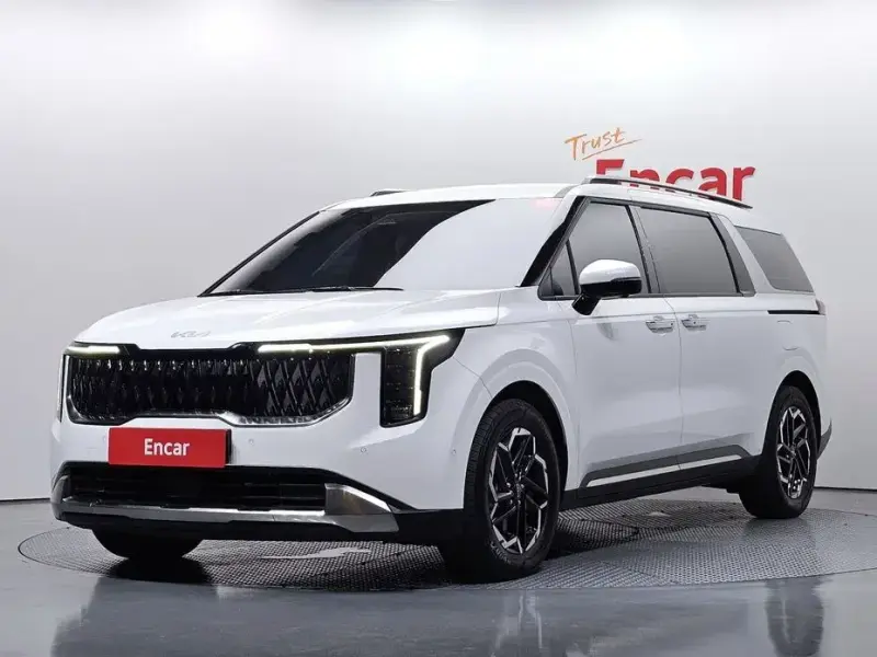 2024 Kia Carnival с пробегом 37 709 км