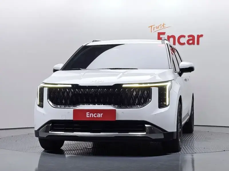 2024 Kia Carnival с пробегом 37 709 км