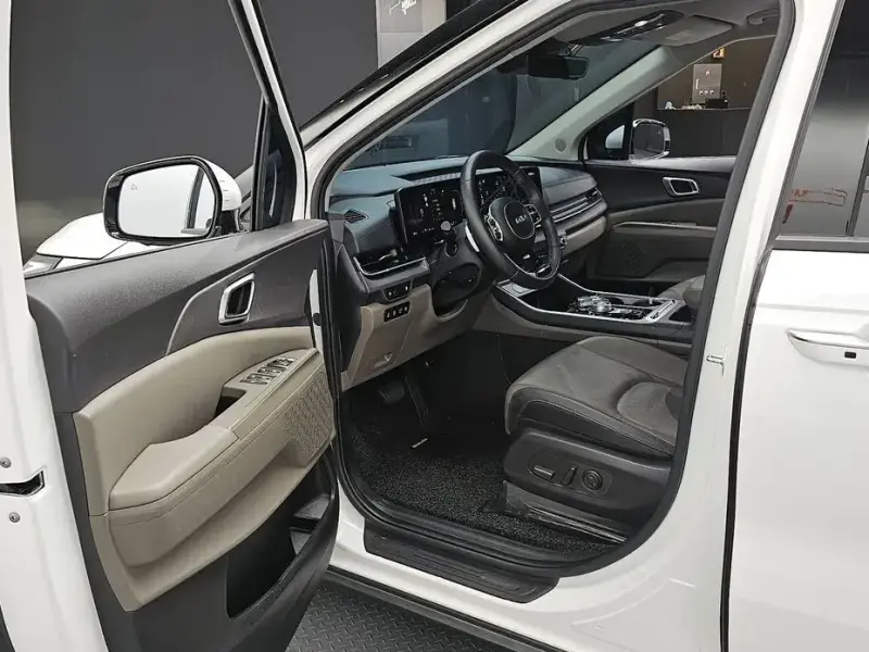 2024 Kia Carnival с пробегом 37 709 км