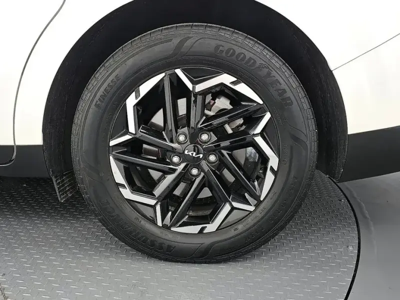 2024 Kia Carnival с пробегом 37 709 км