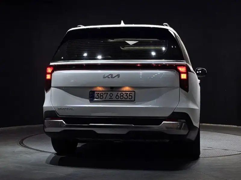 2024 Kia Carnival с пробегом 77 940 км