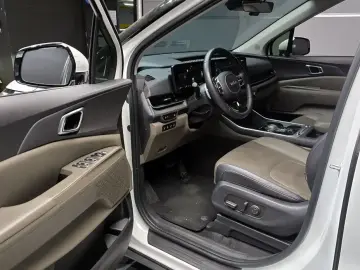 2024 Kia Carnival с пробегом 77 940 км