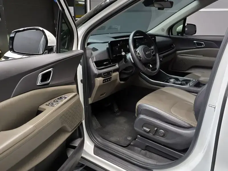 2024 Kia Carnival с пробегом 77 940 км