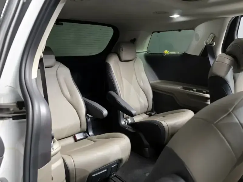 2024 Kia Carnival с пробегом 77 940 км