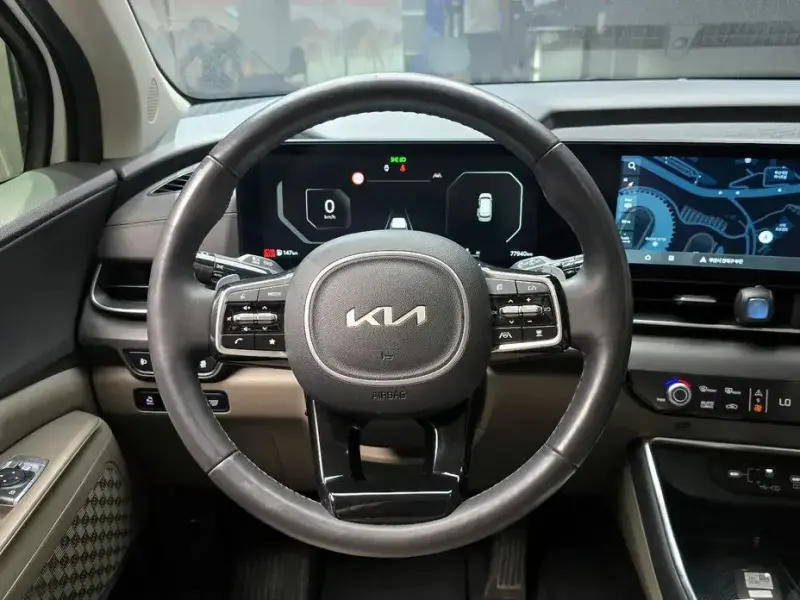 2024 Kia Carnival с пробегом 77 940 км