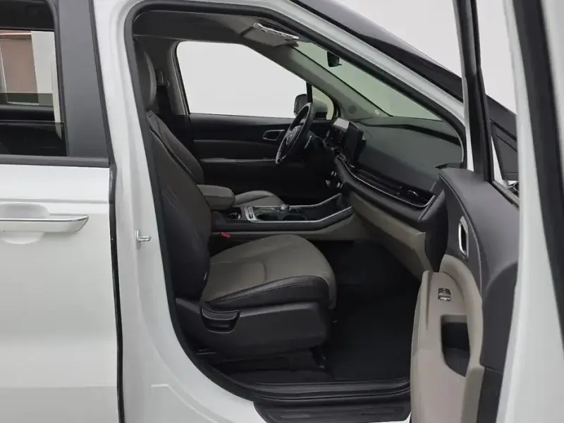 2024 Kia Carnival с пробегом 22 718 км