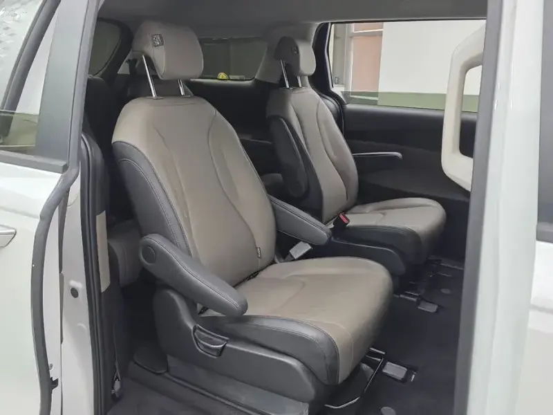 2024 Kia Carnival с пробегом 22 718 км