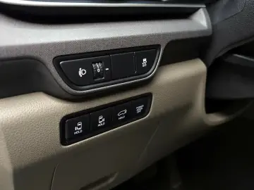 2024 Kia Carnival с пробегом 77 940 км