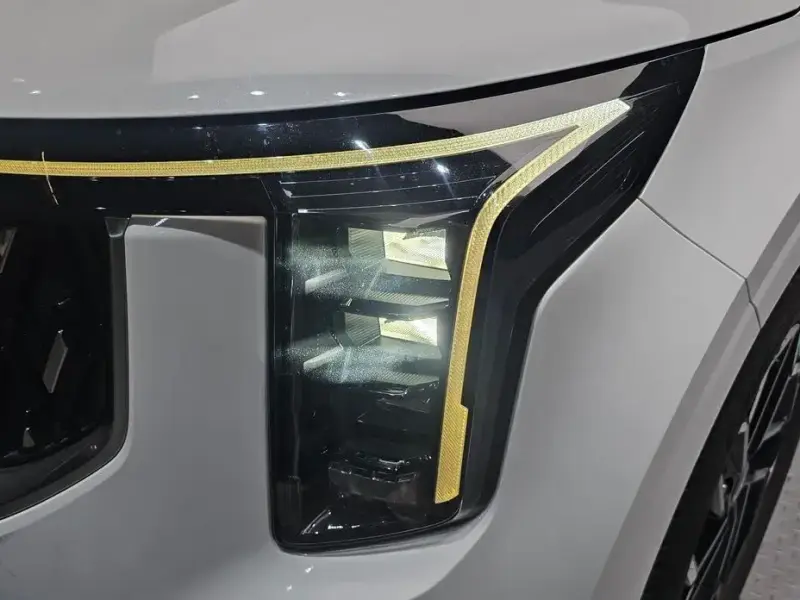 2024 Kia Carnival с пробегом 77 940 км