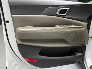 2024 Kia Carnival с пробегом 77 940 км