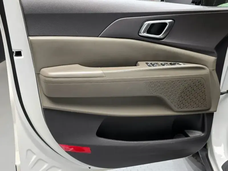 2024 Kia Carnival с пробегом 77 940 км