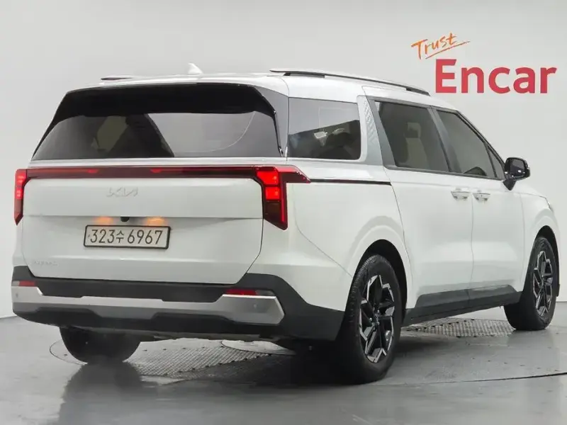 2024 Kia Carnival с пробегом 37 747 км