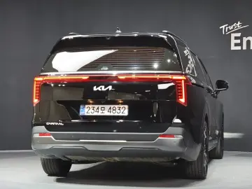 2024 Kia Carnival с пробегом 10 490 км
