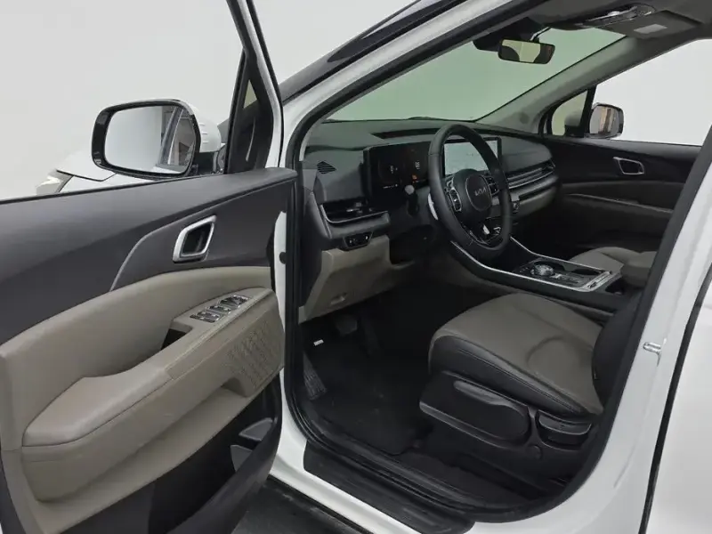 2024 Kia Carnival с пробегом 37 747 км