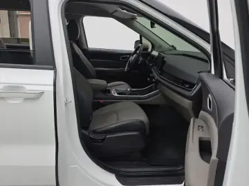 2024 Kia Carnival с пробегом 37 747 км