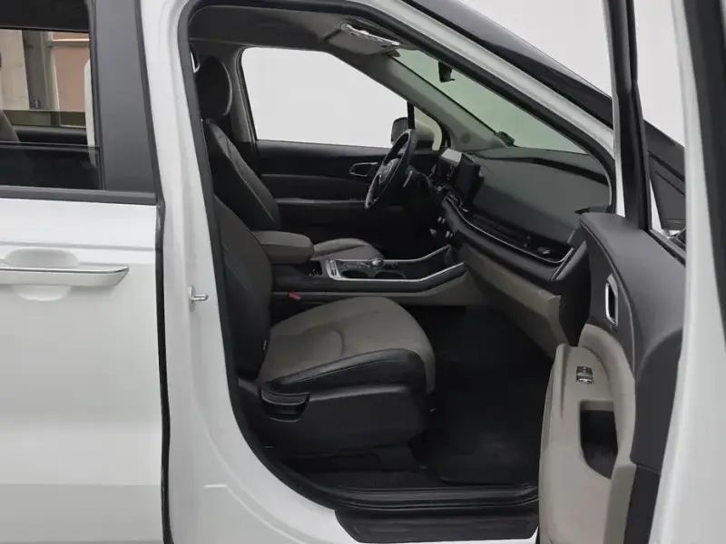 2024 Kia Carnival с пробегом 37 747 км