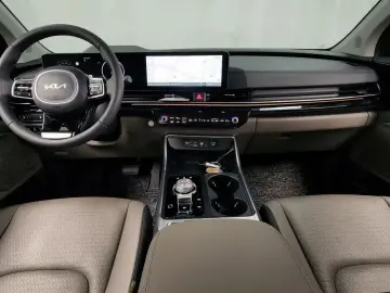 2024 Kia Carnival с пробегом 10 490 км