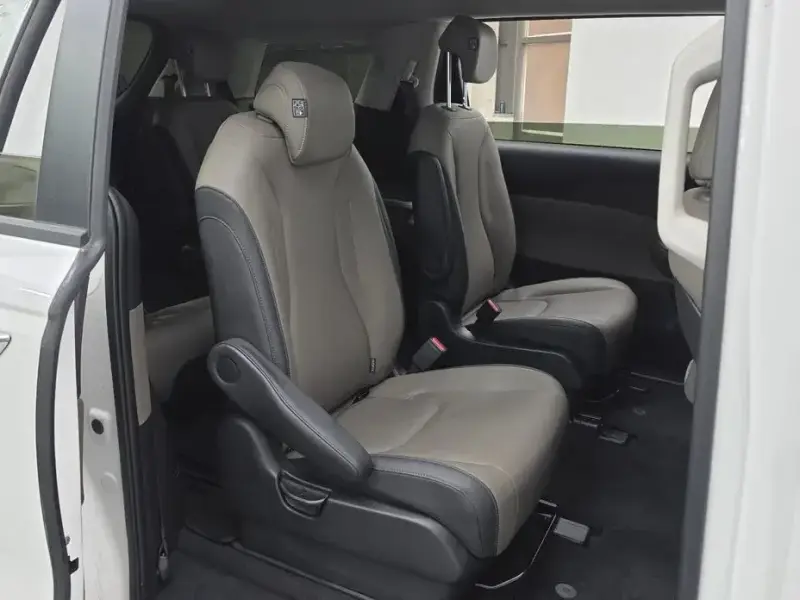 2024 Kia Carnival с пробегом 37 747 км