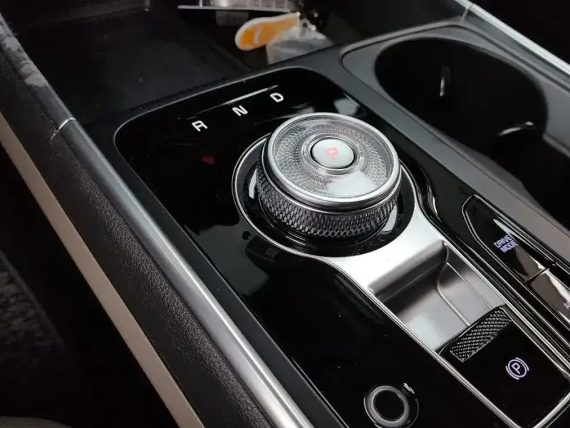 2024 Kia Carnival с пробегом 10 490 км