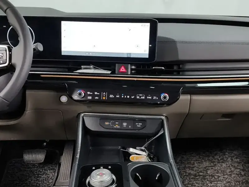 2024 Kia Carnival с пробегом 10 490 км