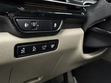 2024 Kia Carnival с пробегом 10 490 км