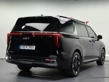2025 Kia Carnival с пробегом 15 940 км