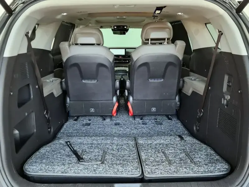 2024 Kia Carnival с пробегом 10 490 км