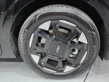 2025 Kia Carnival с пробегом 15 940 км