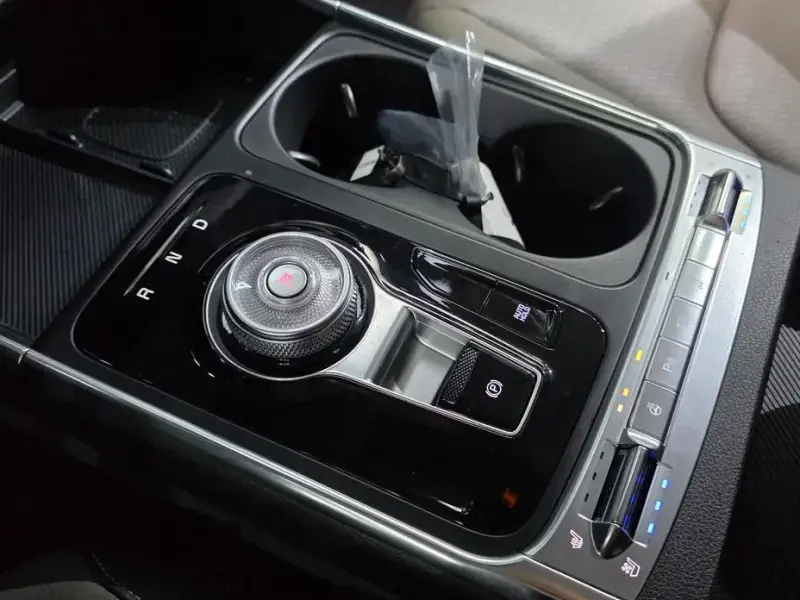 2025 Kia Carnival с пробегом 15 940 км