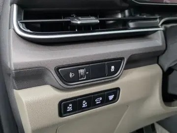 2025 Kia Carnival с пробегом 15 940 км