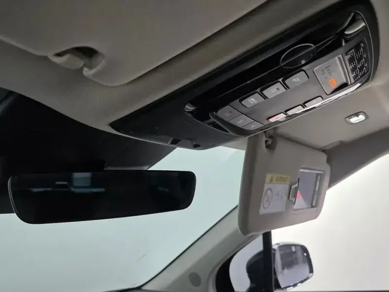 2025 Kia Carnival с пробегом 15 940 км