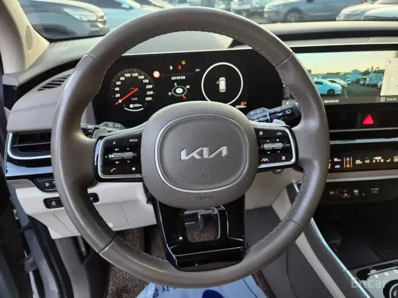2024 Kia Carnival с пробегом 35 000 км