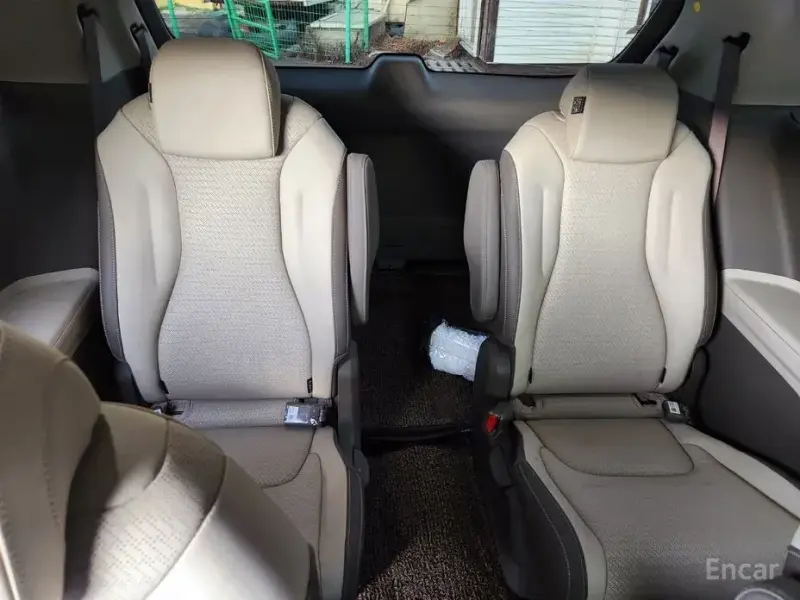 2024 Kia Carnival с пробегом 35 000 км