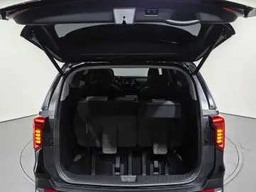 2025 Kia Carnival с пробегом 15 940 км