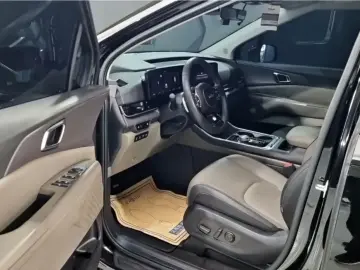 2024 Kia Carnival с пробегом 31 039 км