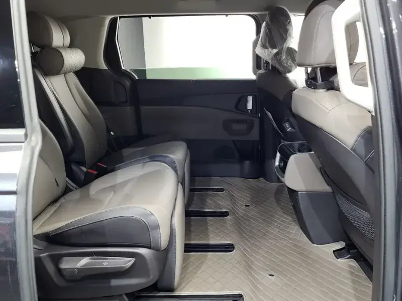 2025 Kia Carnival с пробегом 21 455 км