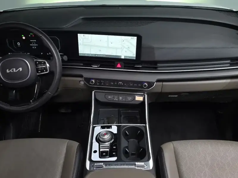 2024 Kia Carnival с пробегом 10 847 км
