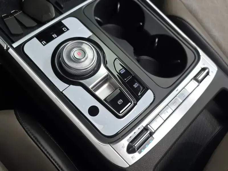 2024 Kia Carnival с пробегом 10 847 км