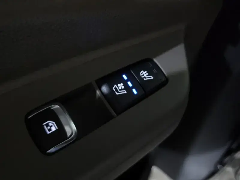 2025 Kia Carnival с пробегом 21 455 км