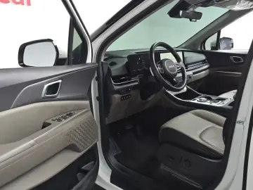 2024 Kia Carnival с пробегом 10 847 км
