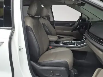 2024 Kia Carnival с пробегом 10 847 км