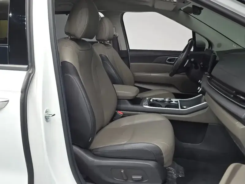 2024 Kia Carnival с пробегом 10 847 км