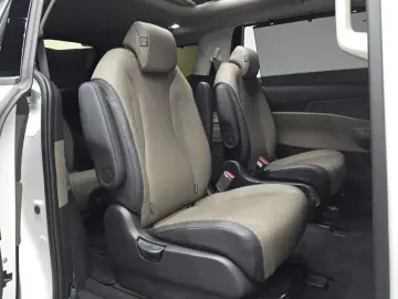 2024 Kia Carnival с пробегом 10 847 км