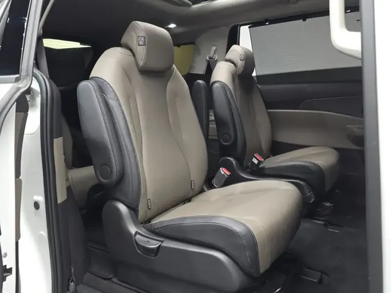 2024 Kia Carnival с пробегом 10 847 км