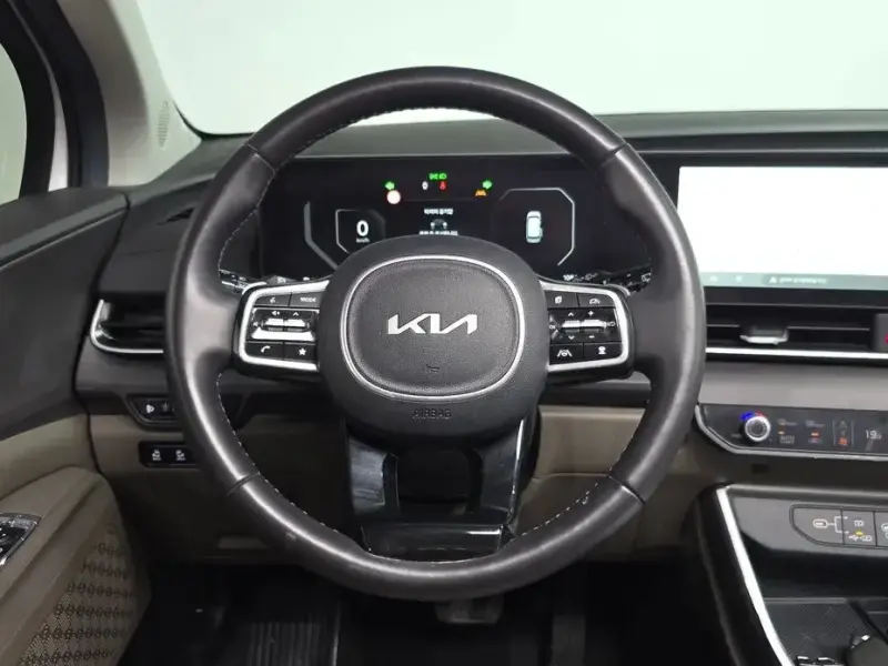 2024 Kia Carnival с пробегом 10 847 км