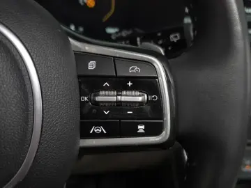 2024 Kia Carnival с пробегом 10 847 км