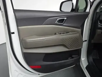 2024 Kia Carnival с пробегом 10 847 км