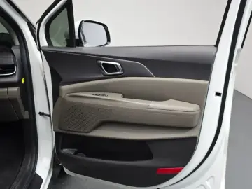2024 Kia Carnival с пробегом 10 847 км