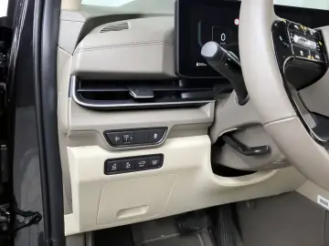 2025 Kia Carnival с пробегом 3 850 км